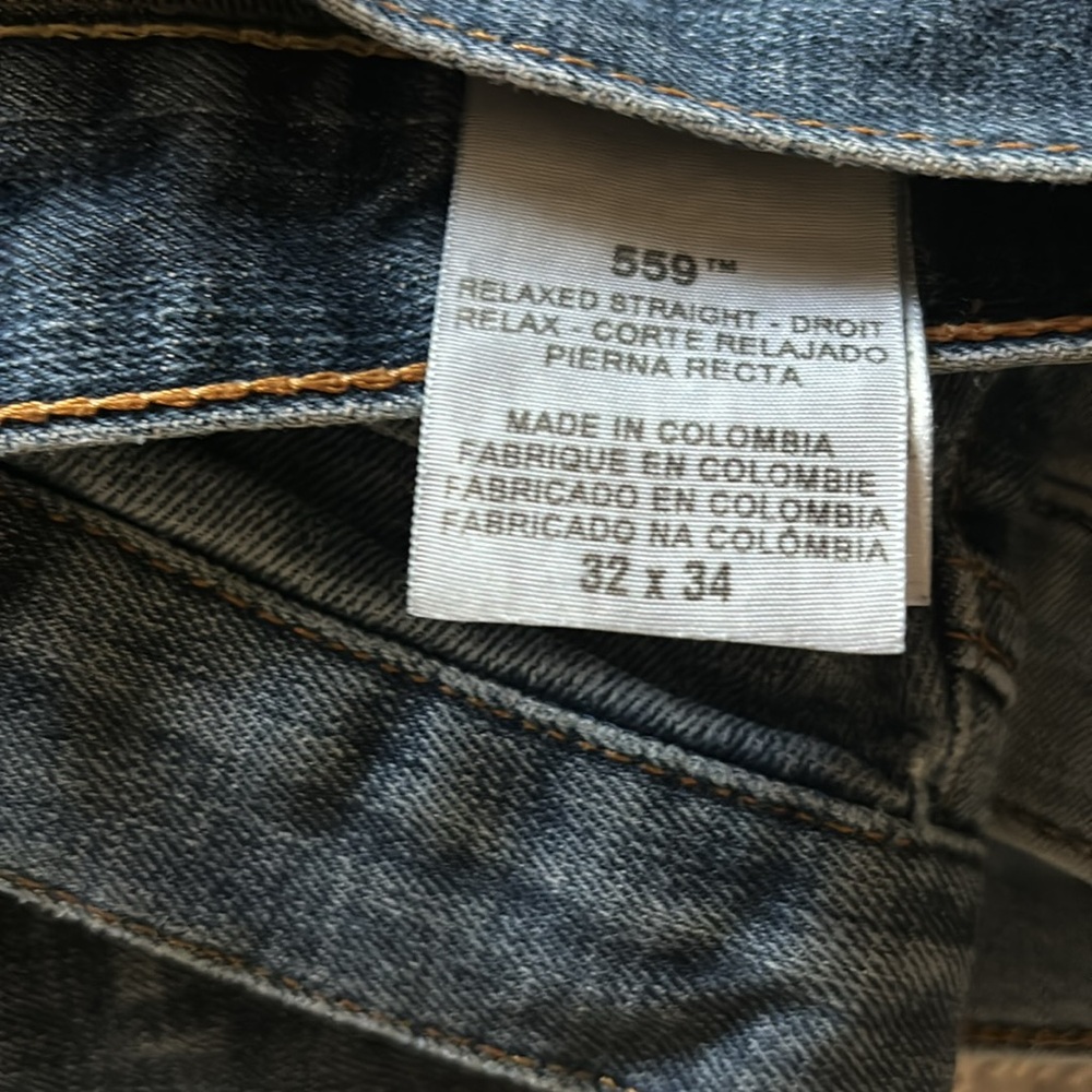 Levi’s - Picture 2 of 2